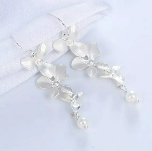 U PICK GOLD OR SILVER LOTUS ORCHID FLOWER DROPS - Picture 7 of 8